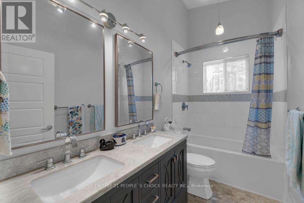 Photo 22 of 71 Bay Sands Drive, Wasaga Beach ON