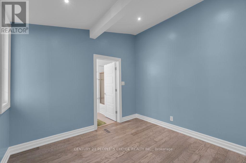 Photo 24 of 71 Bay Sands Drive, Wasaga Beach ON