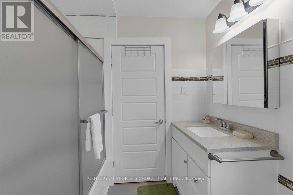 Photo 26 of 71 Bay Sands Drive, Wasaga Beach ON