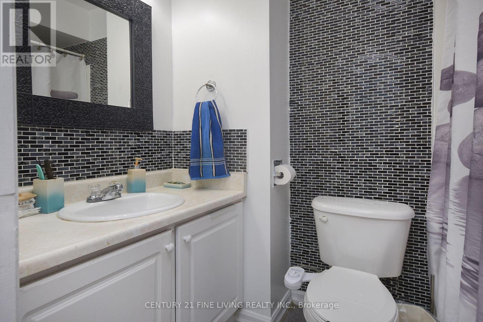 Photo 12 of 34 2700 Battleford Road, Mississauga ON