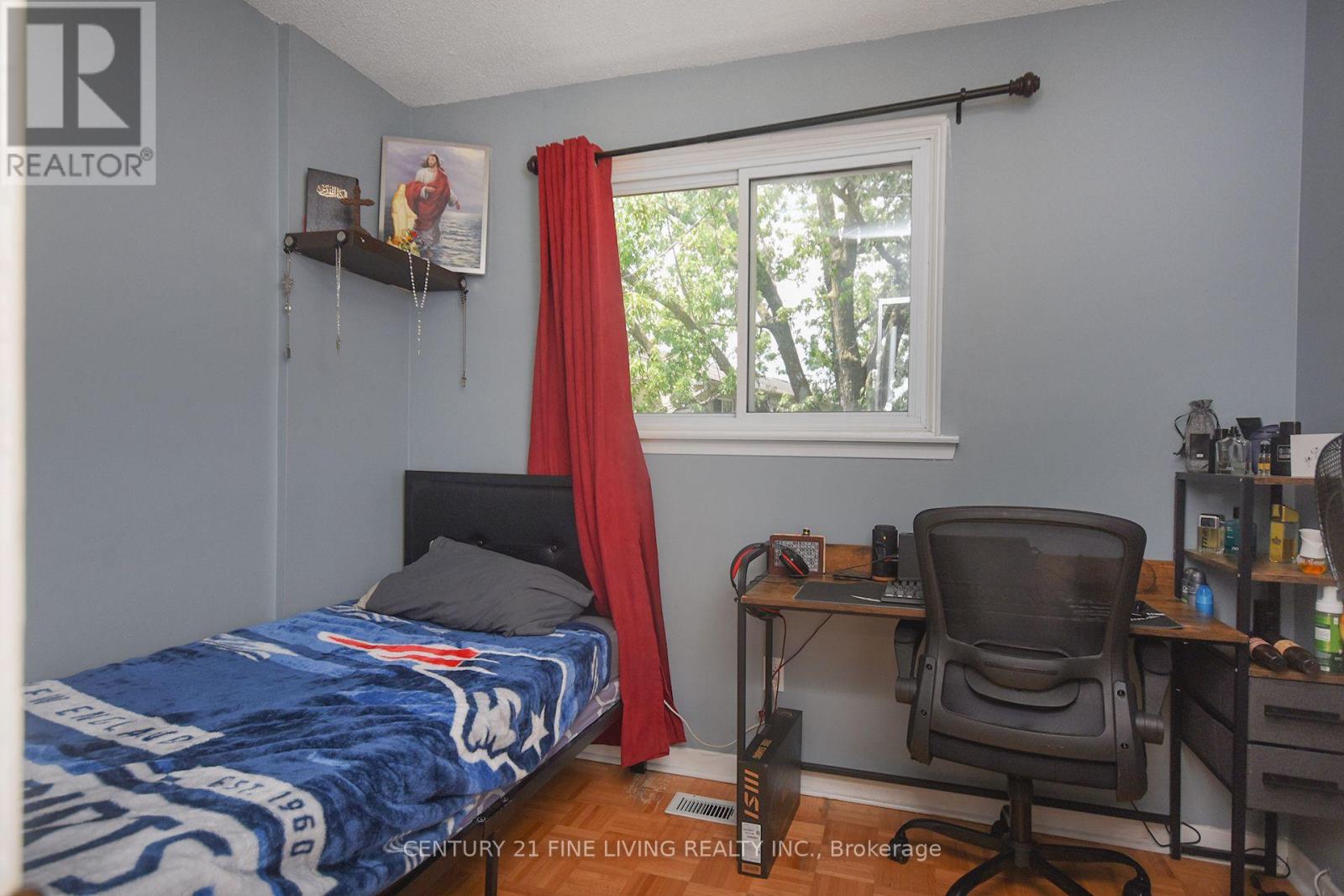 Photo 13 of 34 2700 Battleford Road, Mississauga ON