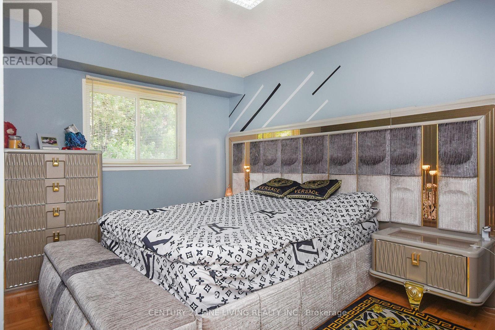 Photo 15 of 34 2700 Battleford Road, Mississauga ON