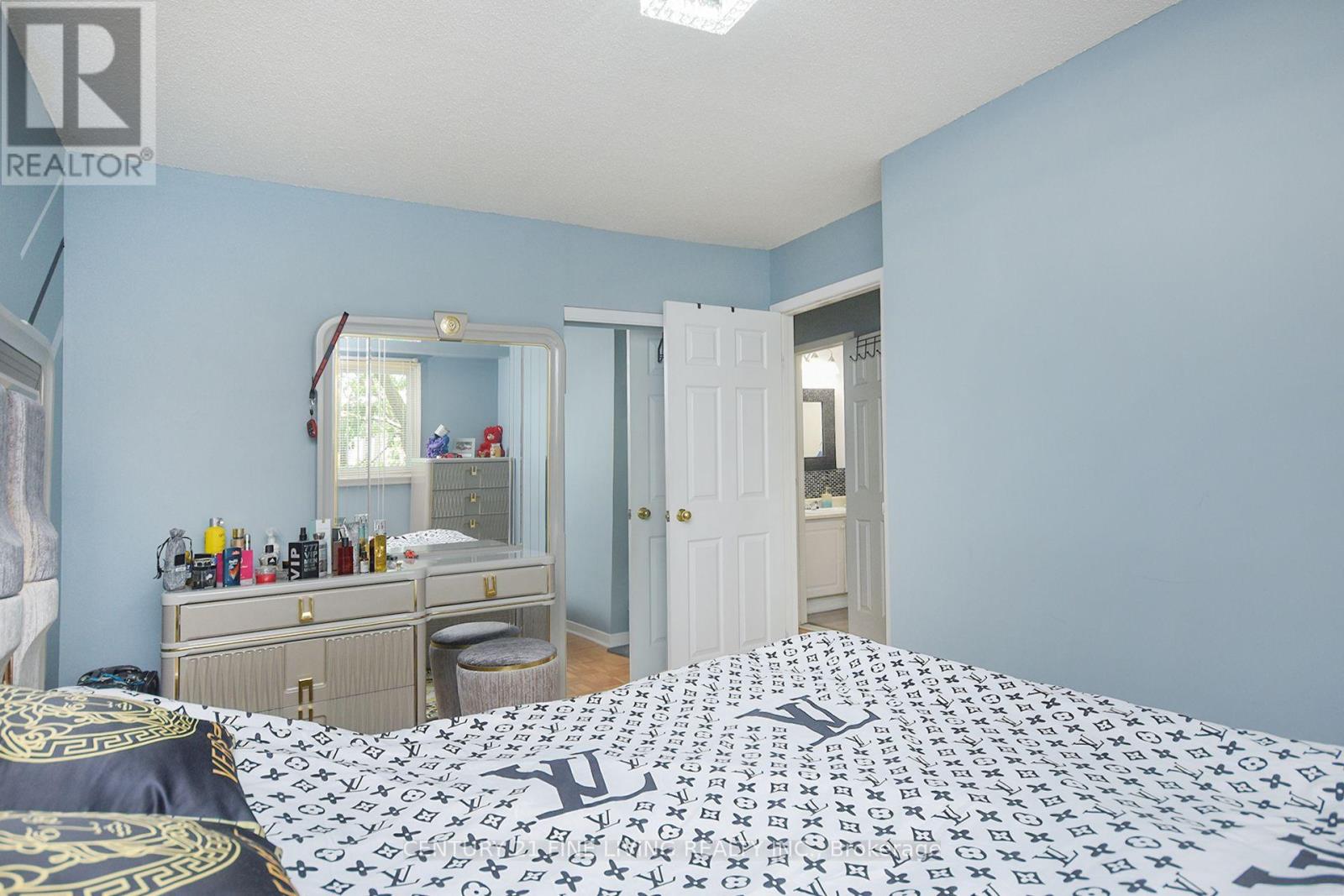 Photo 17 of 34 2700 Battleford Road, Mississauga ON