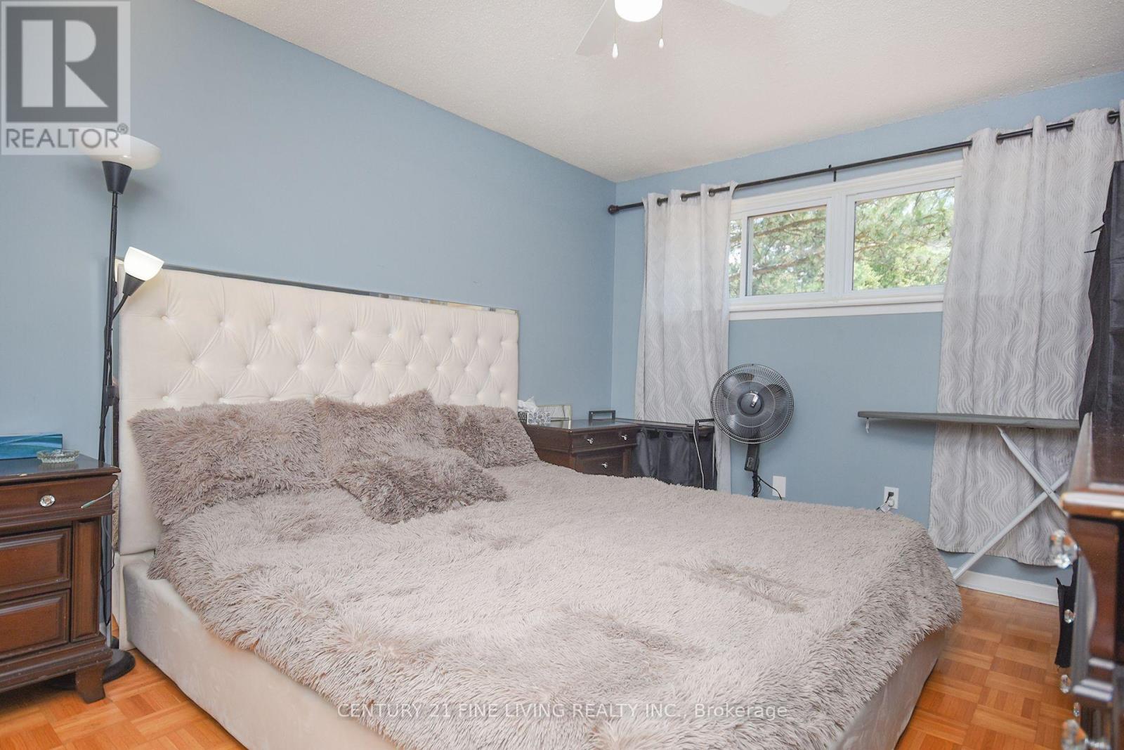 Photo 18 of 34 2700 Battleford Road, Mississauga ON