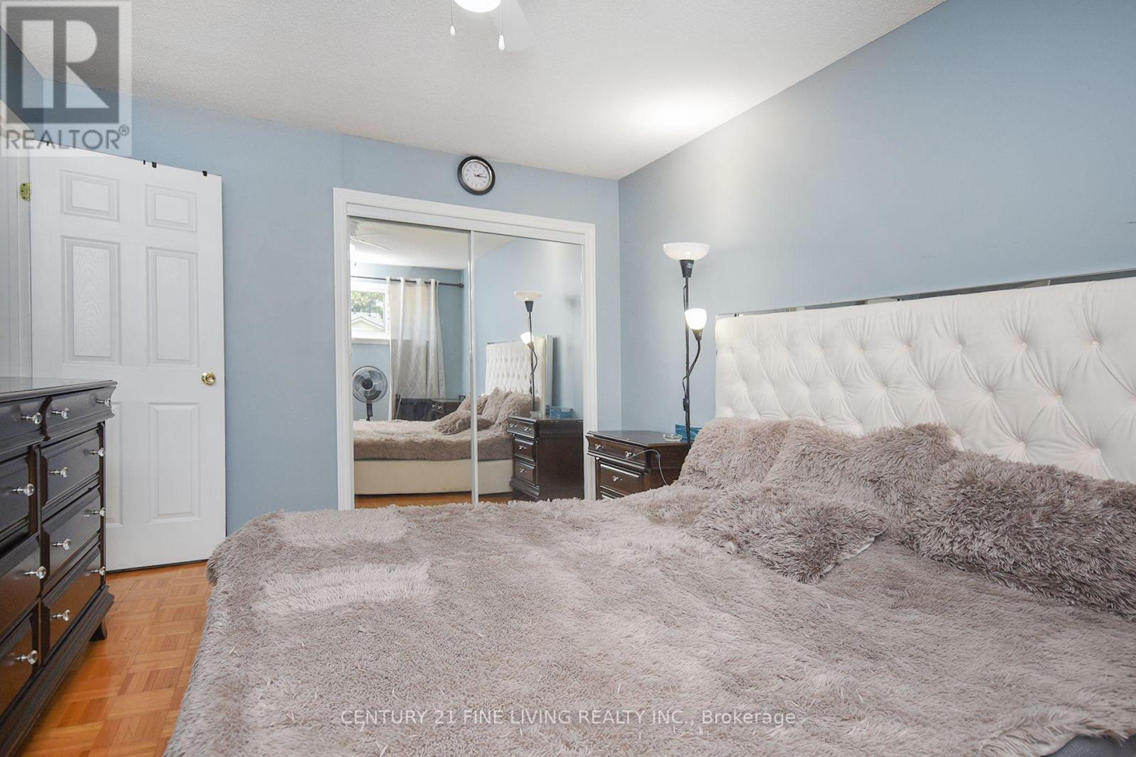 Photo 19 of 34 2700 Battleford Road, Mississauga ON