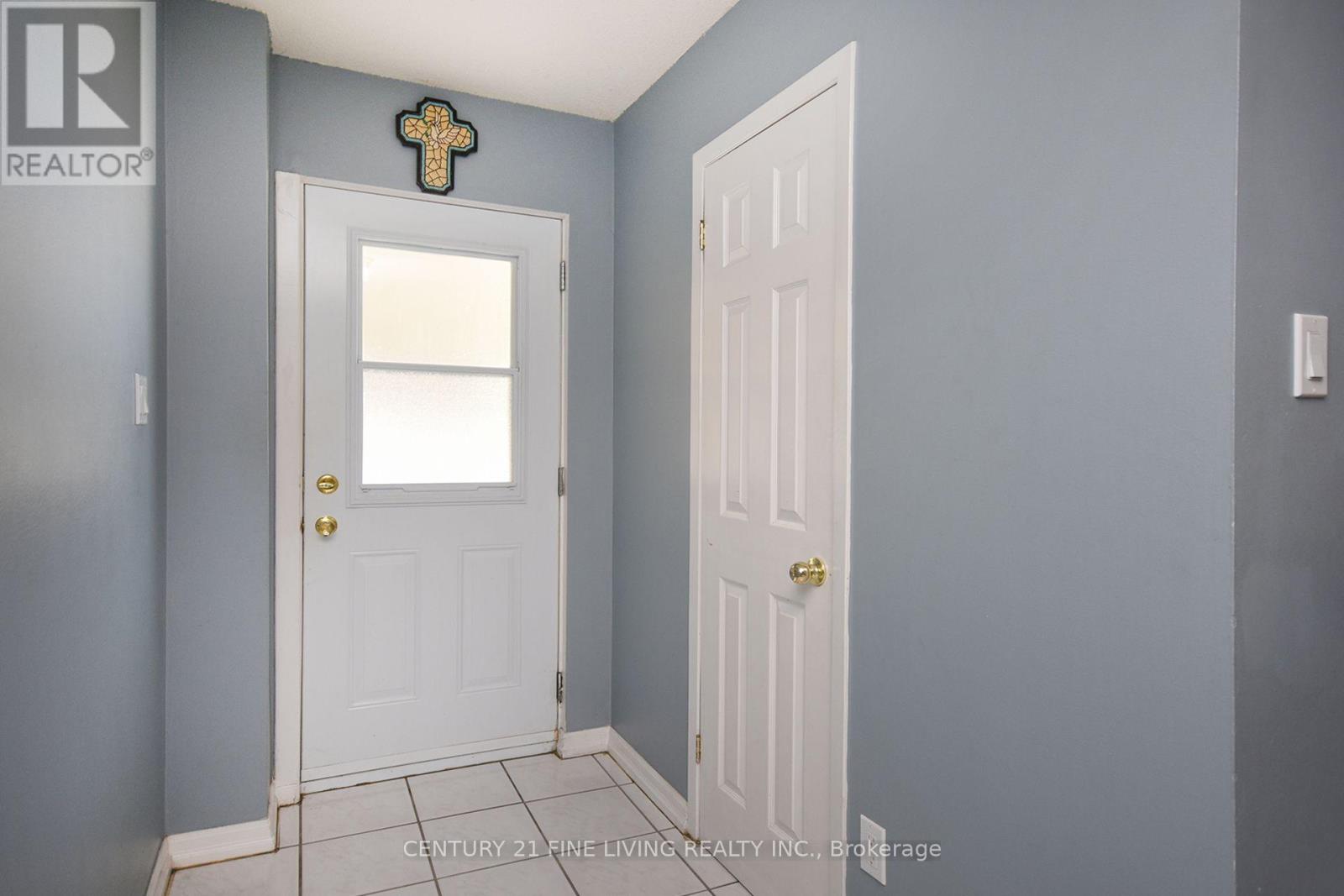 Photo 35 of 34 2700 Battleford Road, Mississauga ON
