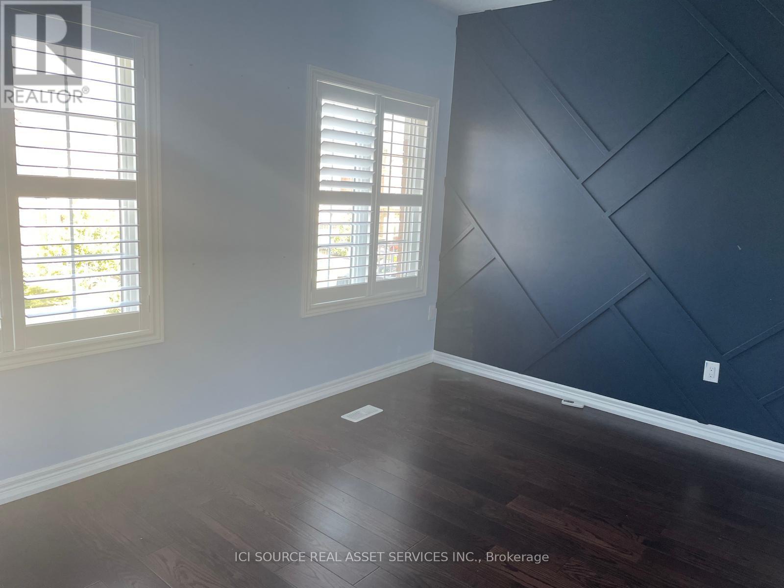 Photo 22 of 393 Royal West Drive, Brampton ON