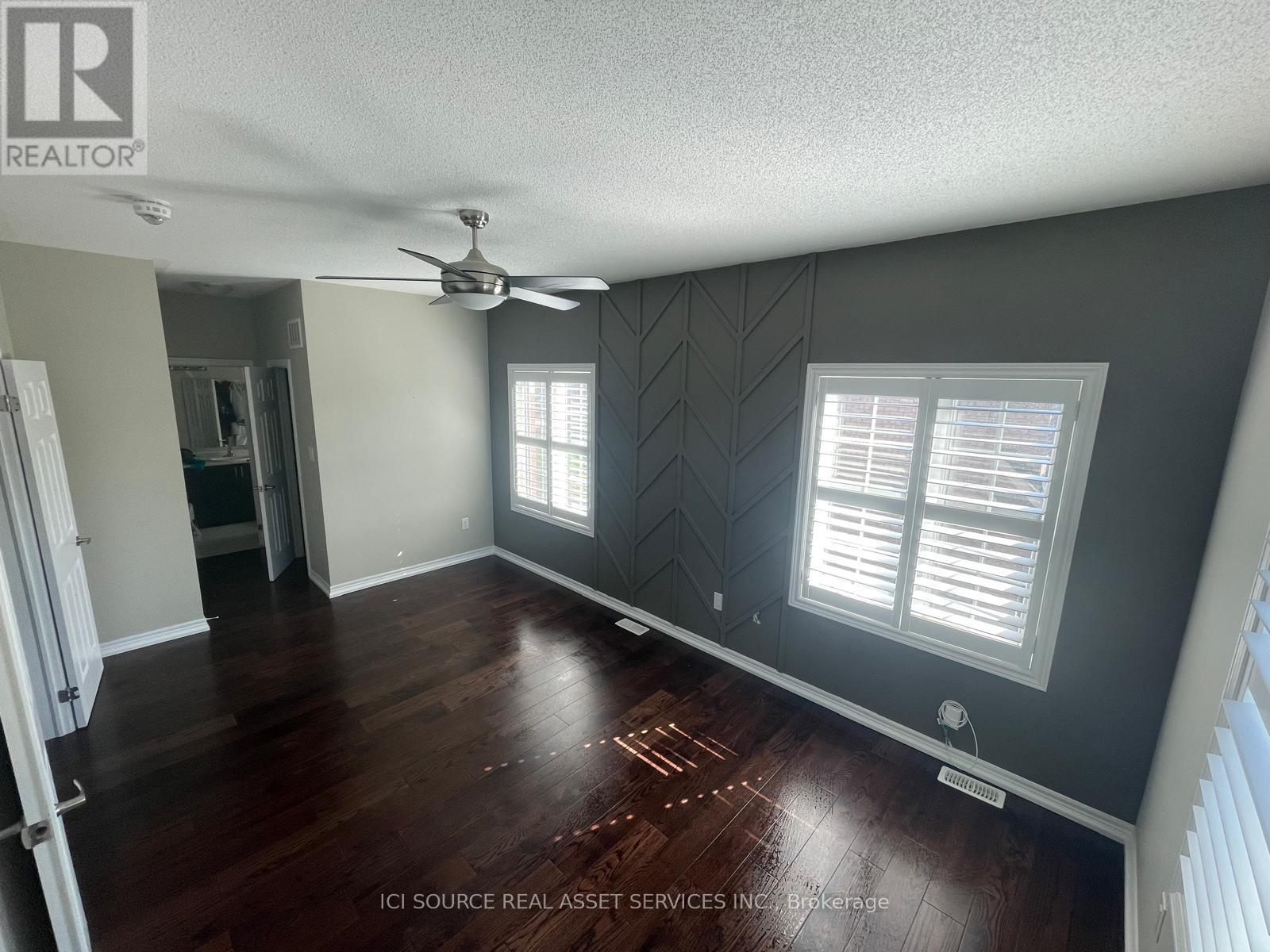 Photo 24 of 393 Royal West Drive, Brampton ON
