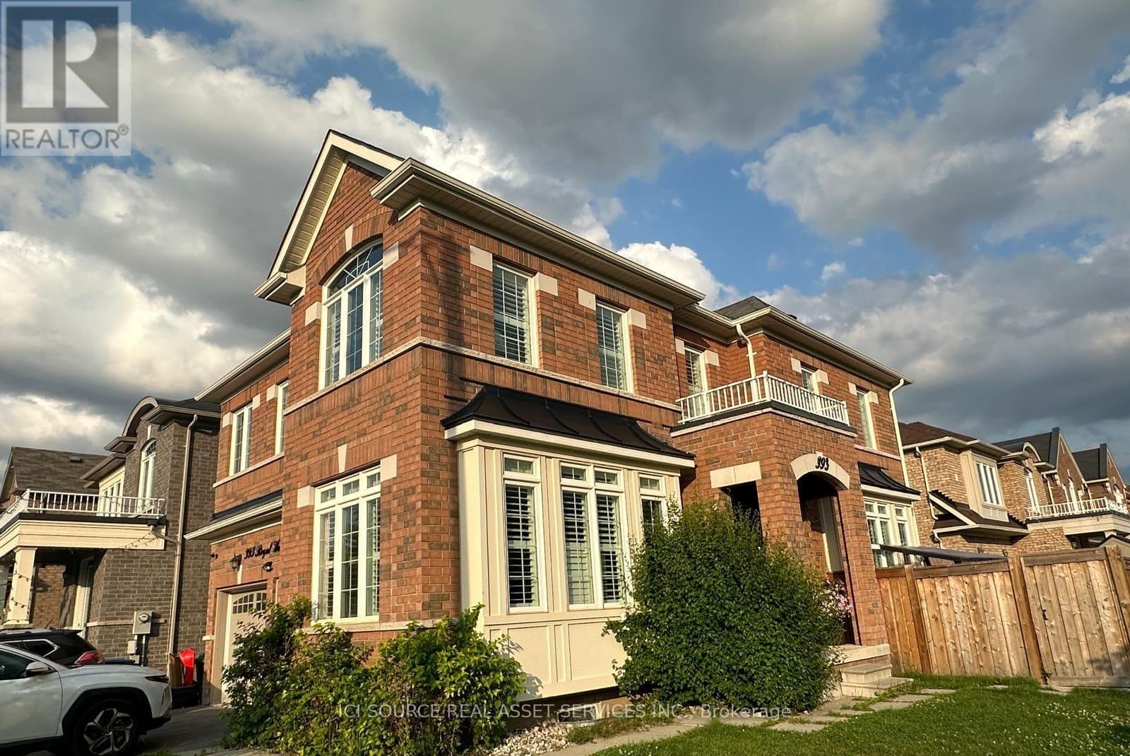 Photo 3 of 393 Royal West Drive, Brampton ON