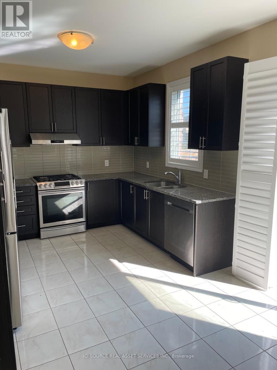 Photo 6 of 393 Royal West Drive, Brampton ON