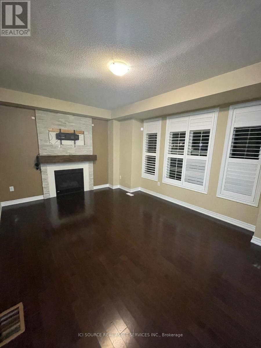 Photo 7 of 393 Royal West Drive, Brampton ON