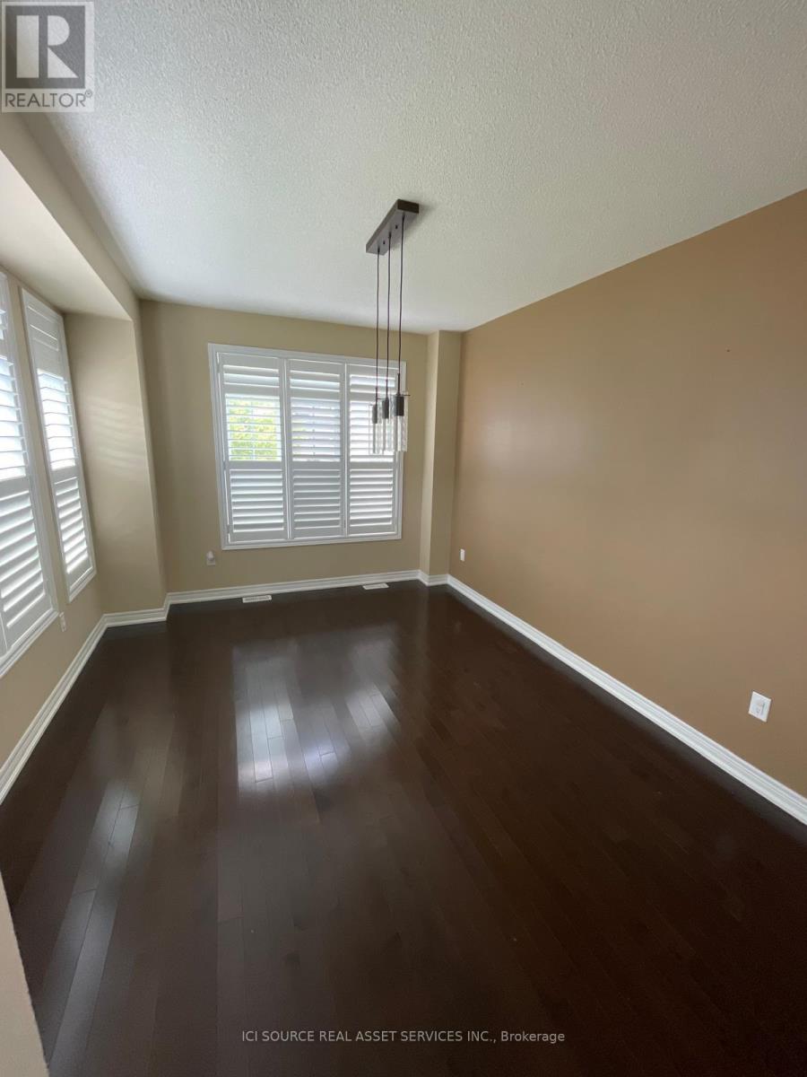 Photo 8 of 393 Royal West Drive, Brampton ON