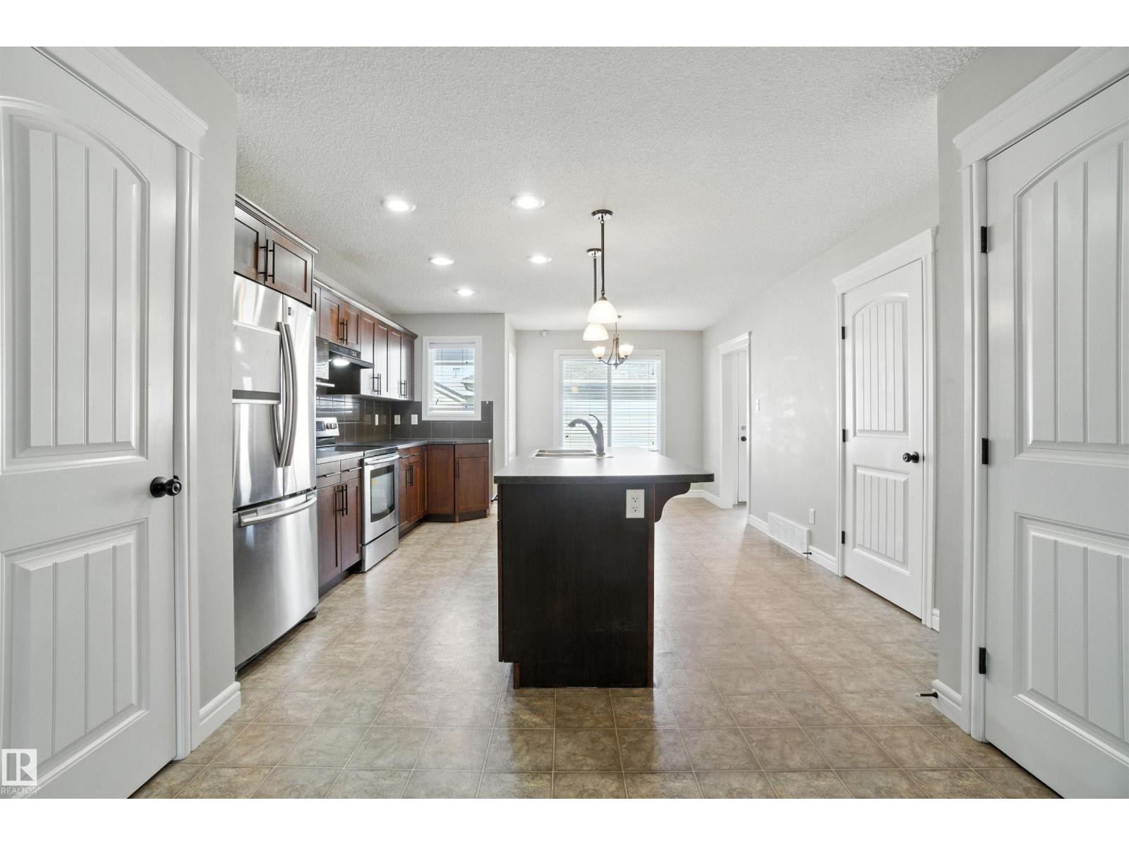 Photo 10 of 2424 Glenridding Bv Sw, Edmonton AB