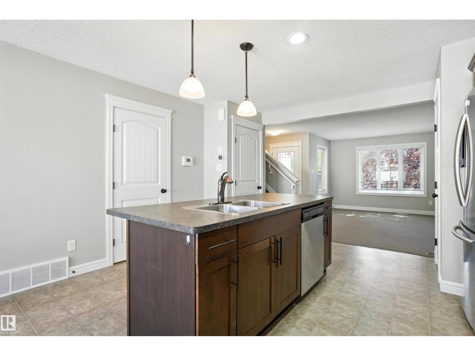 Photo 12 of 2424 Glenridding Bv Sw, Edmonton AB