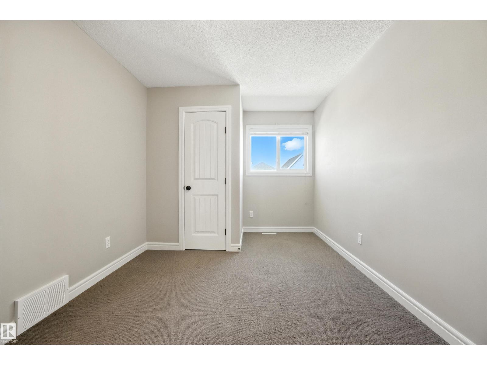 Photo 17 of 2424 Glenridding Bv Sw, Edmonton AB