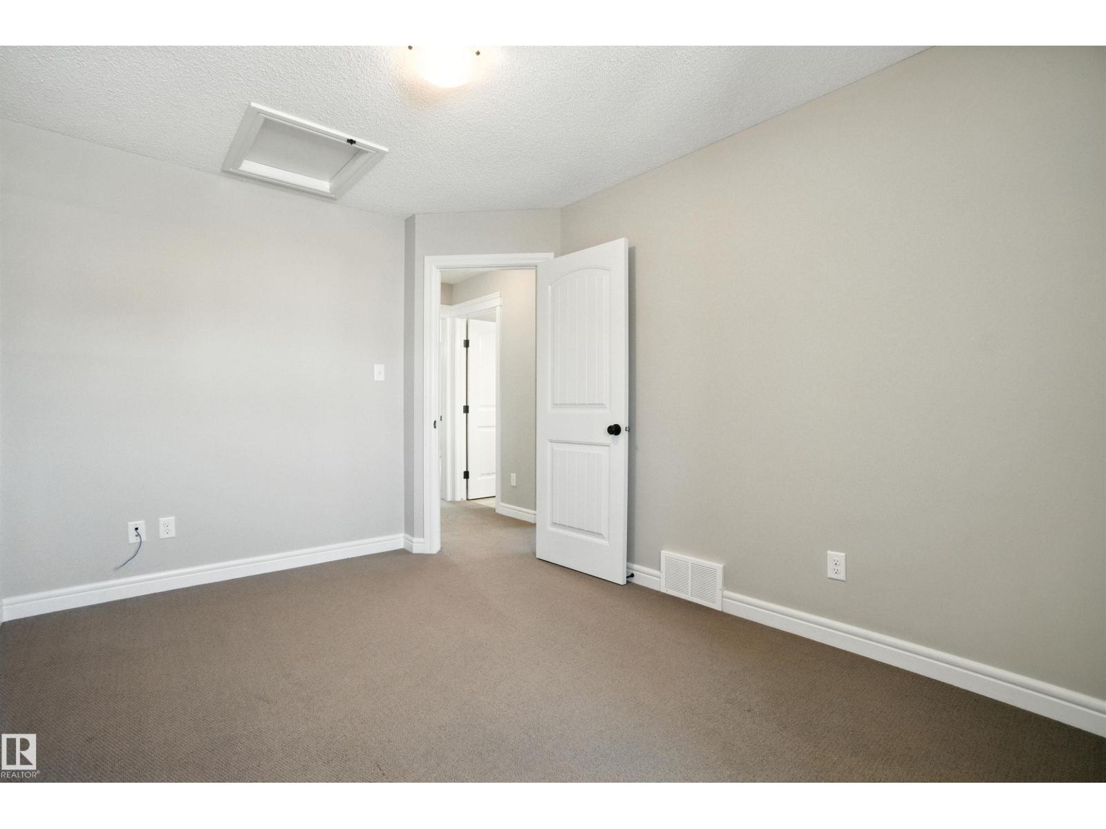 Photo 18 of 2424 Glenridding Bv Sw, Edmonton AB