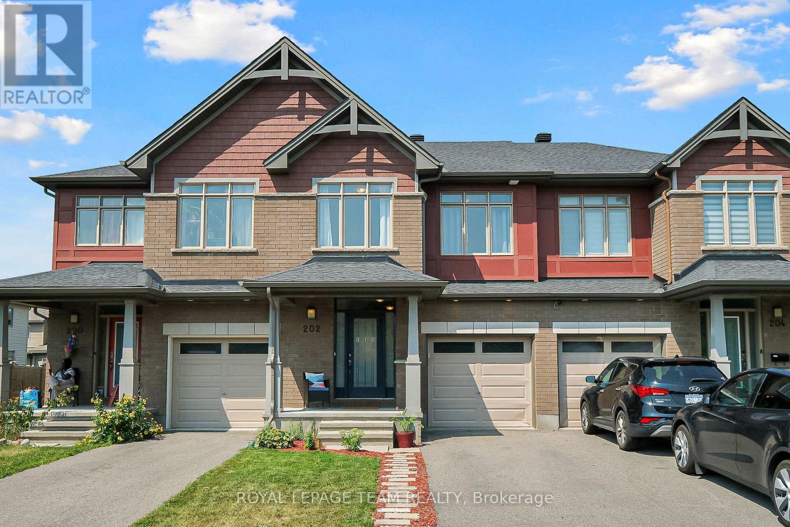 Welcome to 202 Nightfall ~ 3 BR & 3 BA Townhome!!