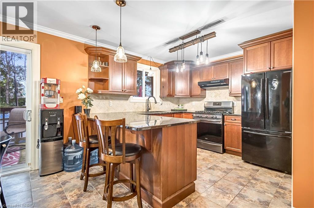 Photo 24 of 144 Glenwood Drive, Brantford ON