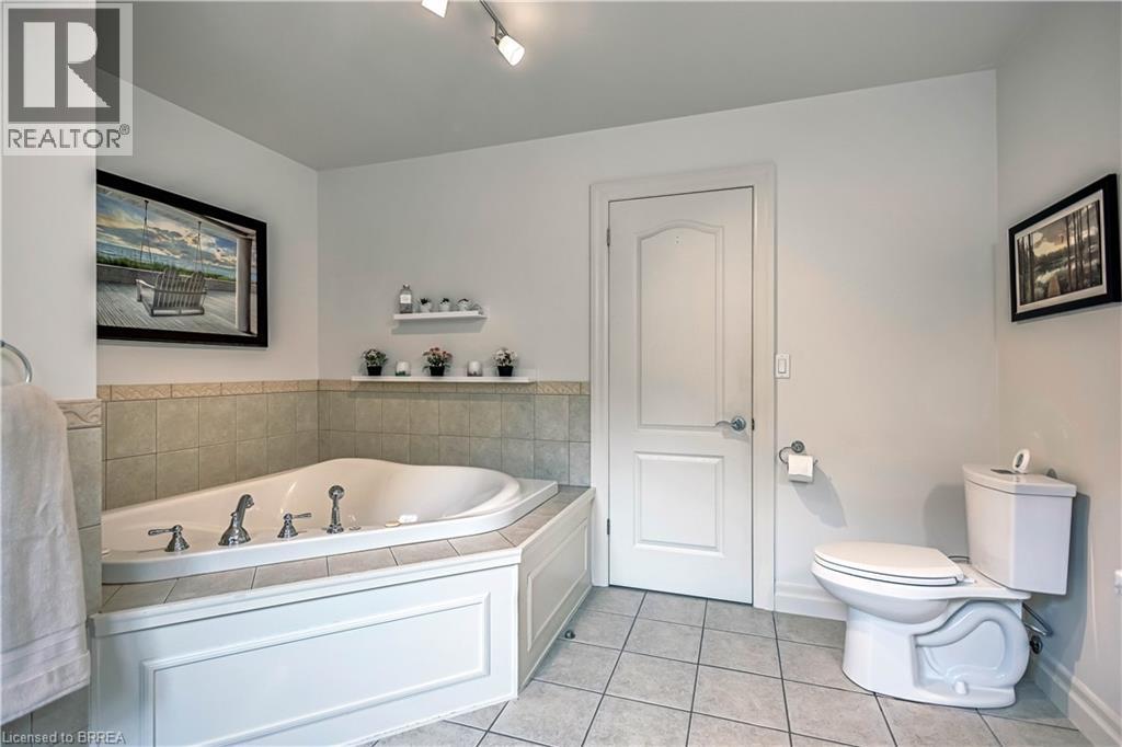 Photo 42 of 144 Glenwood Drive, Brantford ON