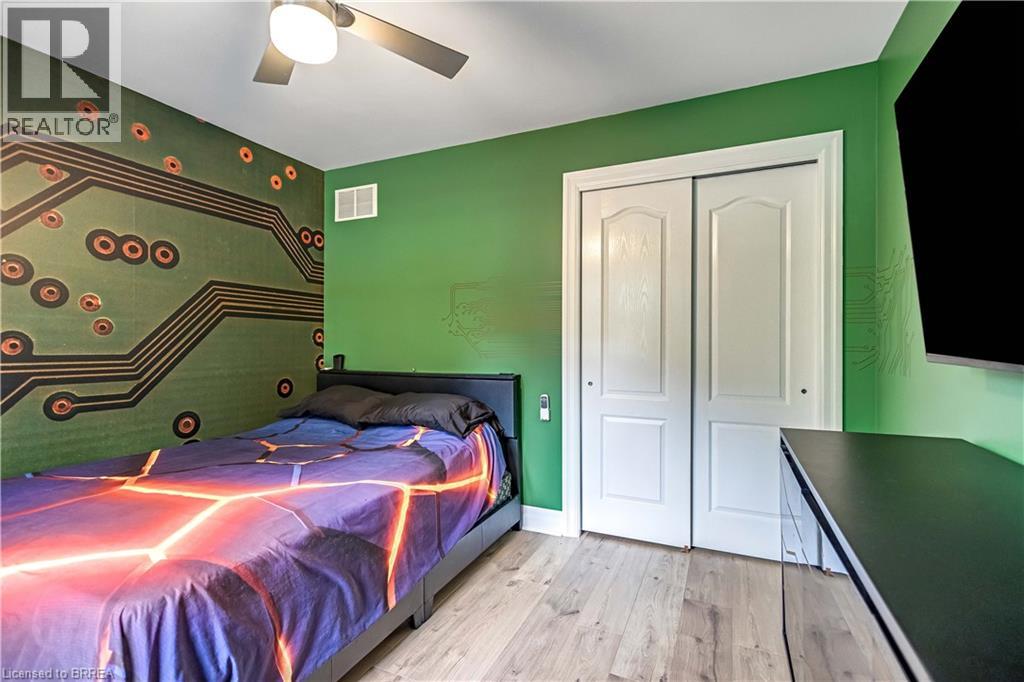 Photo 30 of 144 Glenwood Drive, Brantford ON