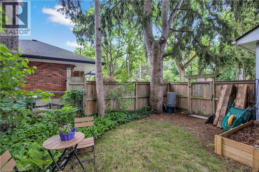 Photo 14 of 144 Glenwood Drive, Brantford ON