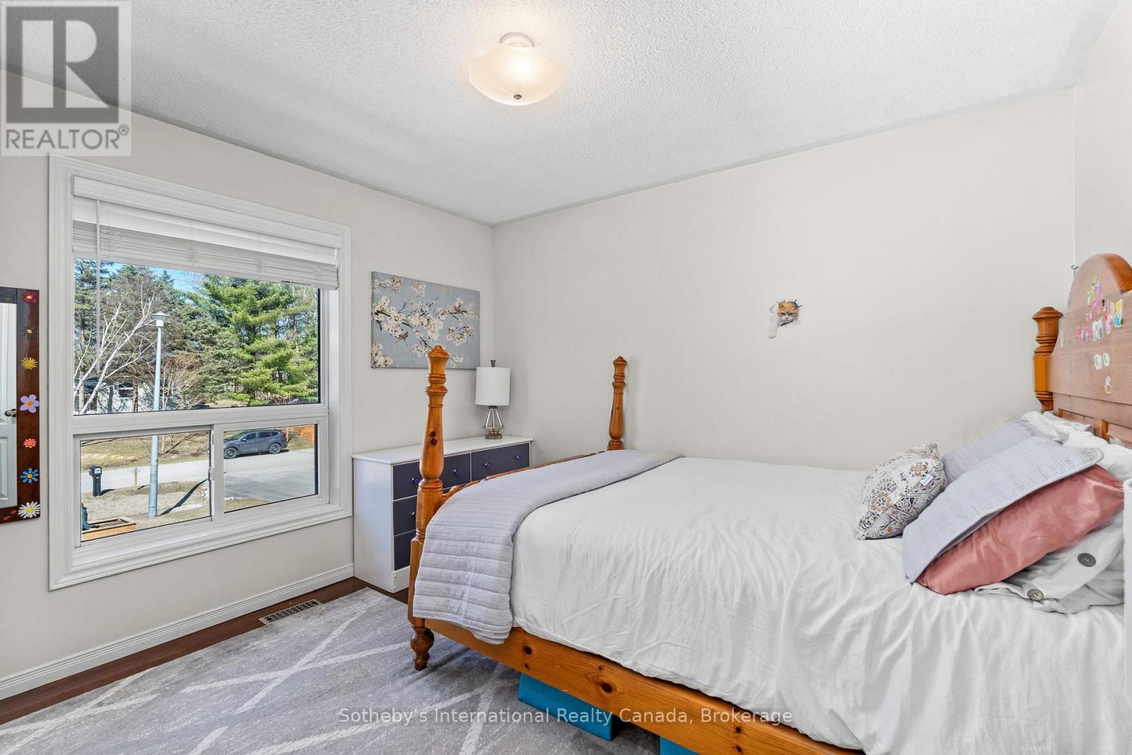 Photo 25 of 17 Sugarbush Road, Oromedonte ON