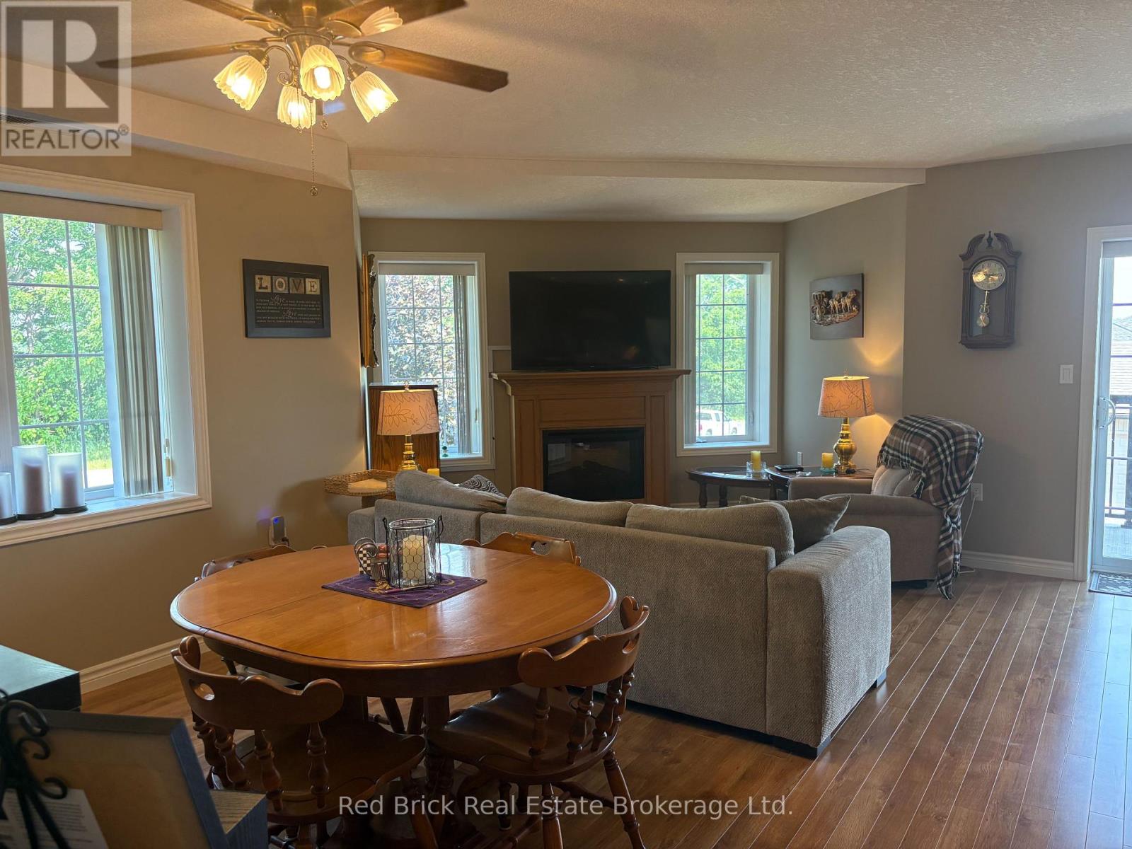 Photo 14 of 207 6492 Gerrie Road, Centre Wellington ON