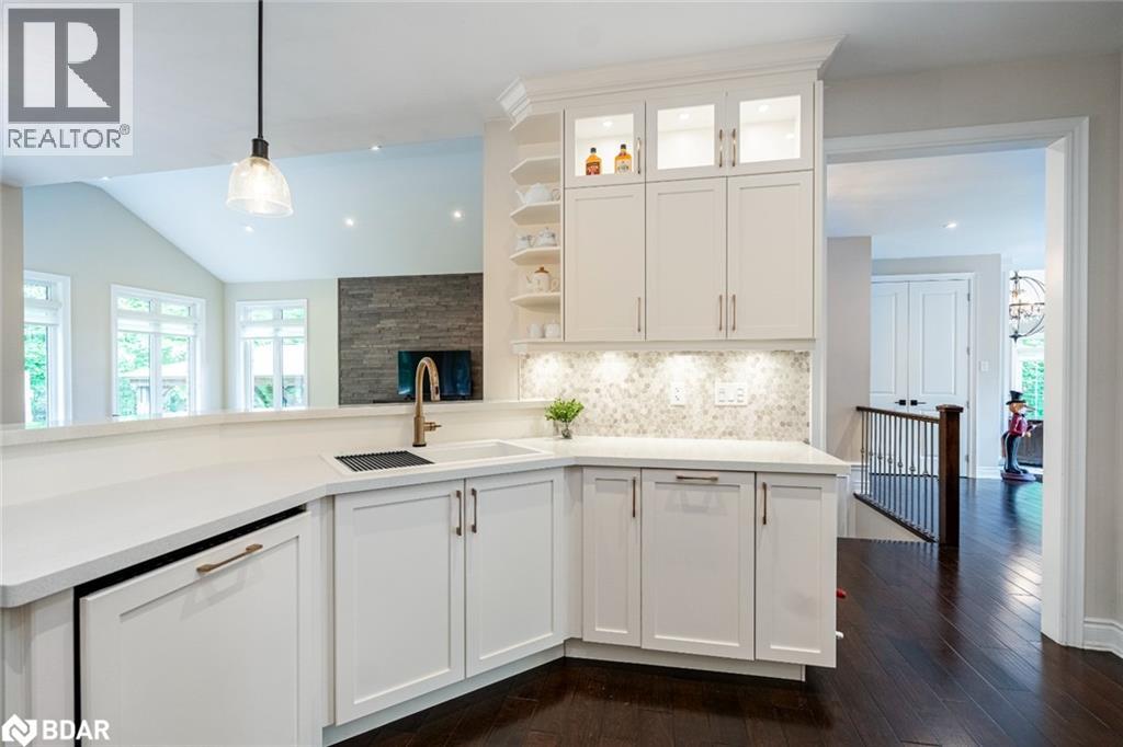 Photo 5 of 11 Emerald Terrace, Oromedonte ON