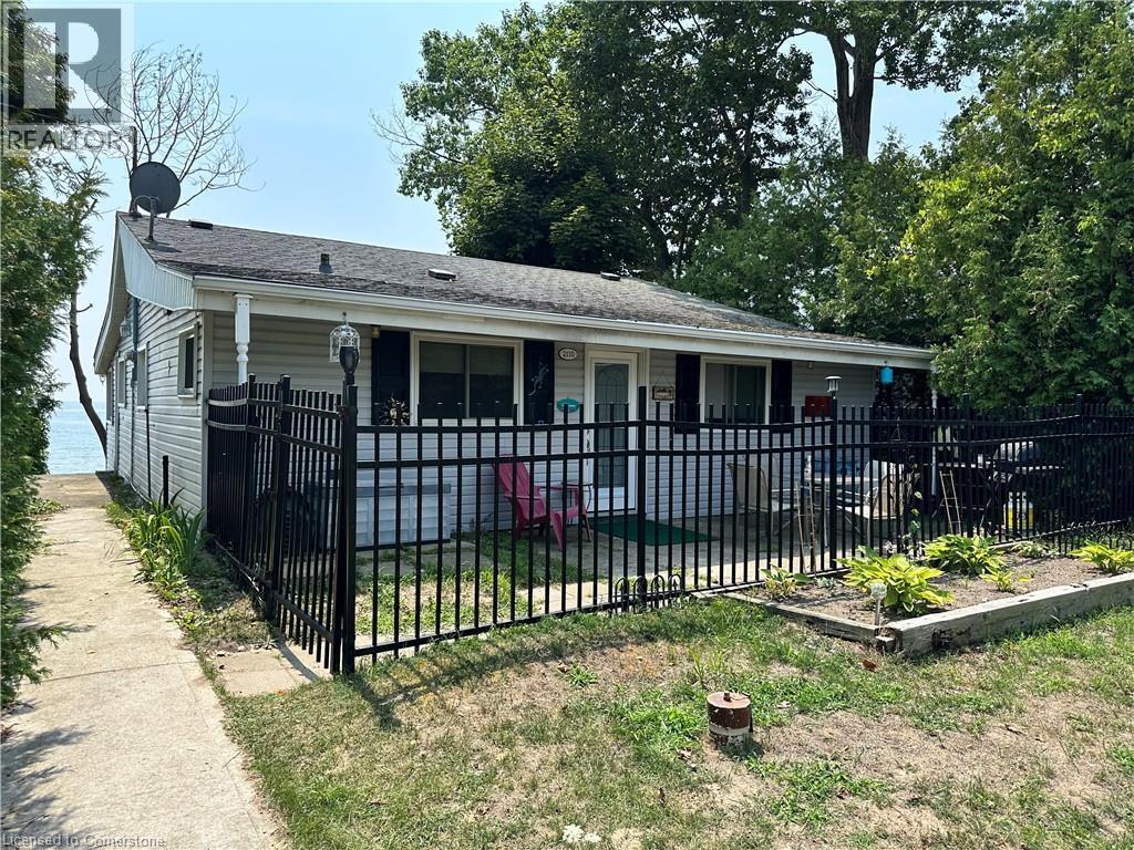 Photo 10 of 2110 Lakeshore Road, Dunnville ON