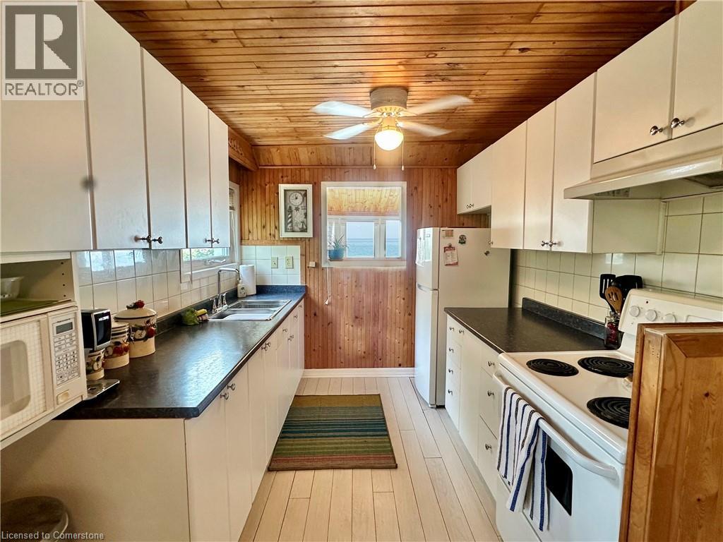 Photo 16 of 2110 Lakeshore Road, Dunnville ON