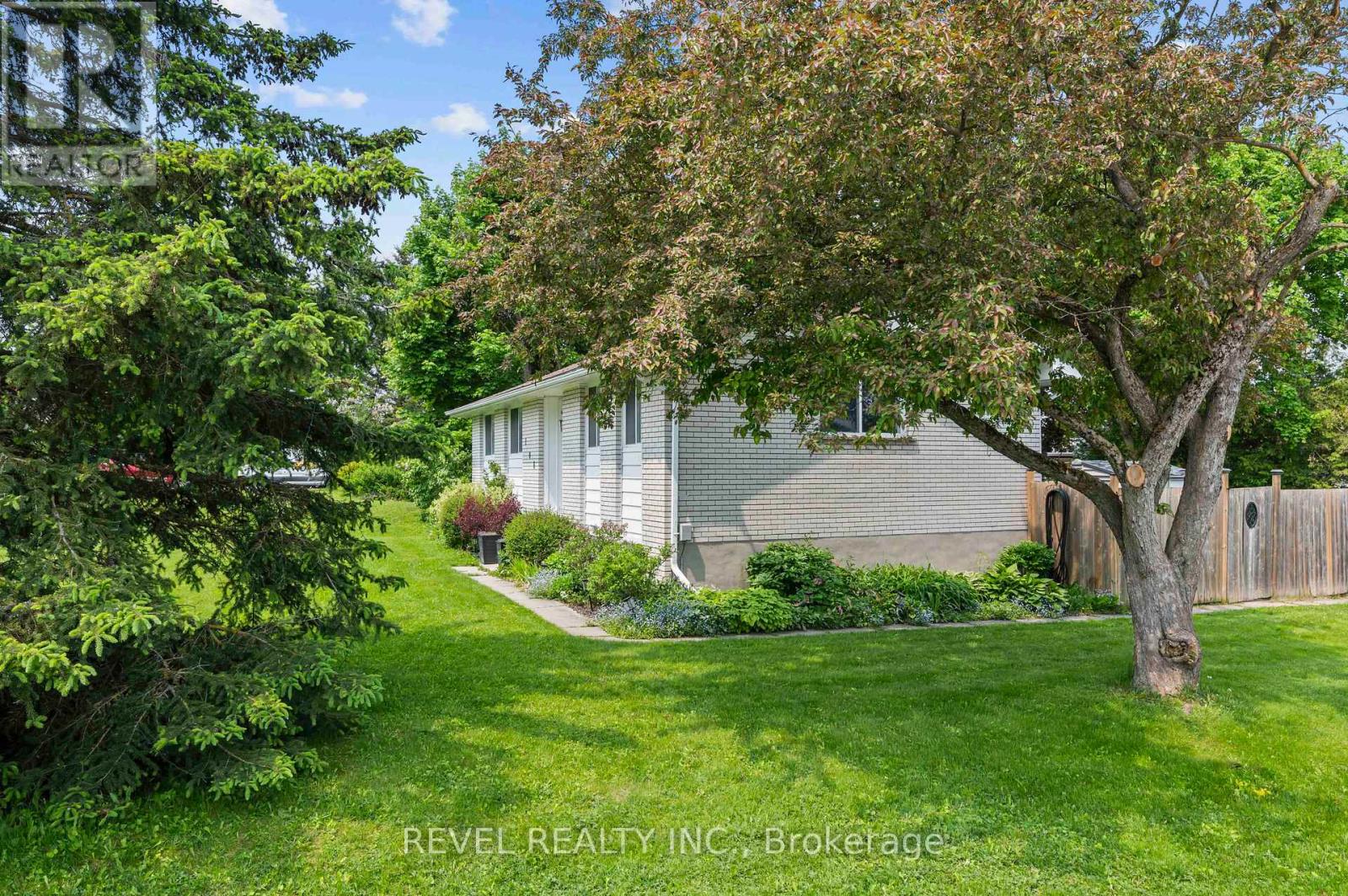 Photo 7 of 108 Jane Street, Shelburne ON