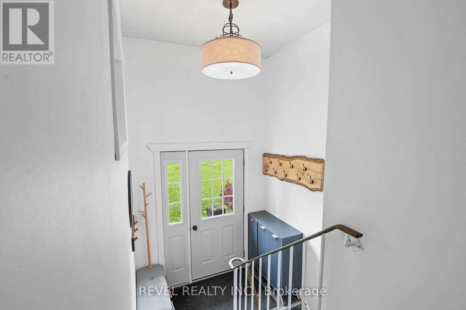 Photo 8 of 108 Jane Street, Shelburne ON