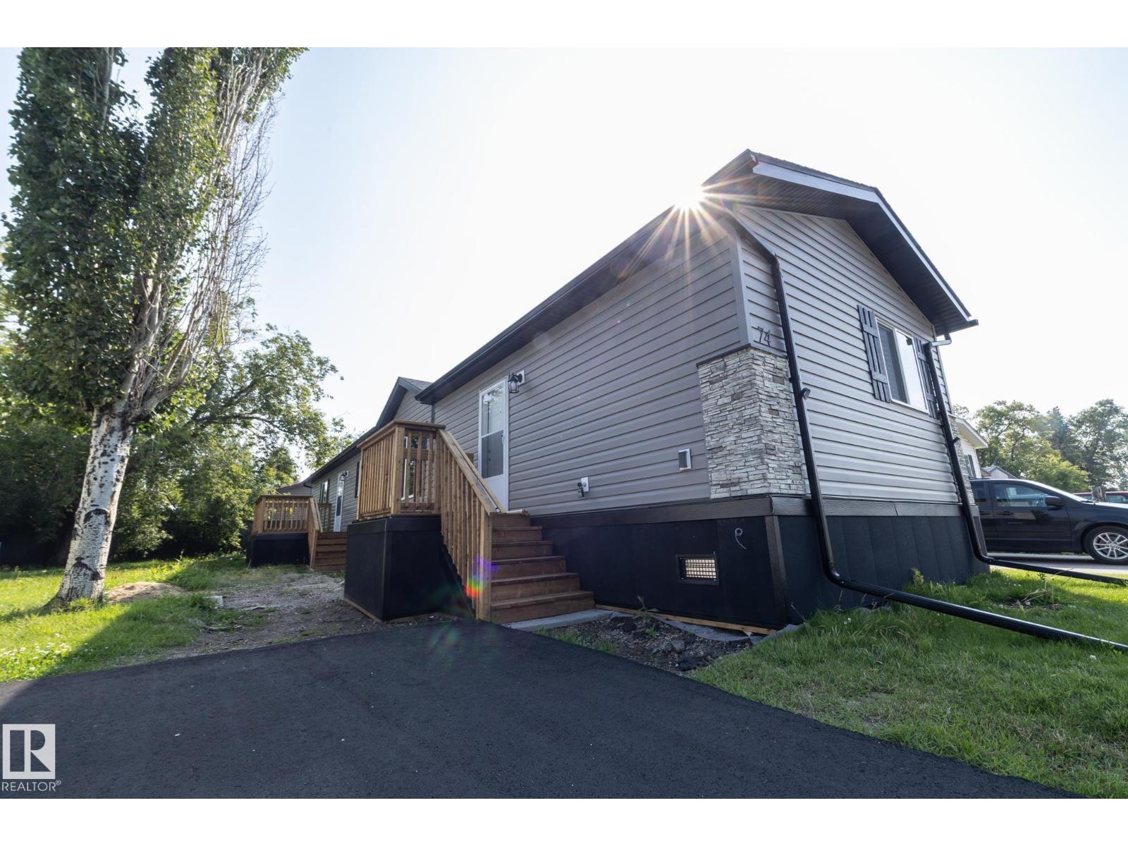 74 Willow Park ES, Leduc