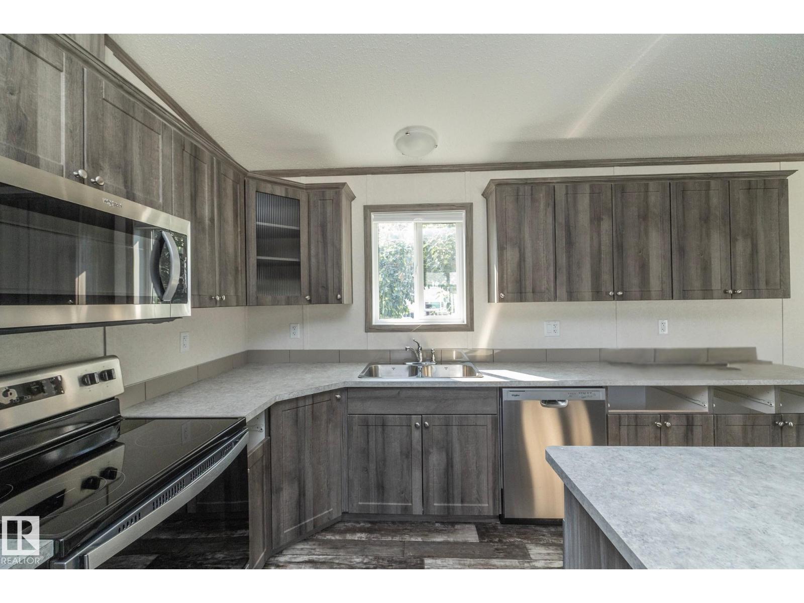 74 Willow Park ES, Leduc