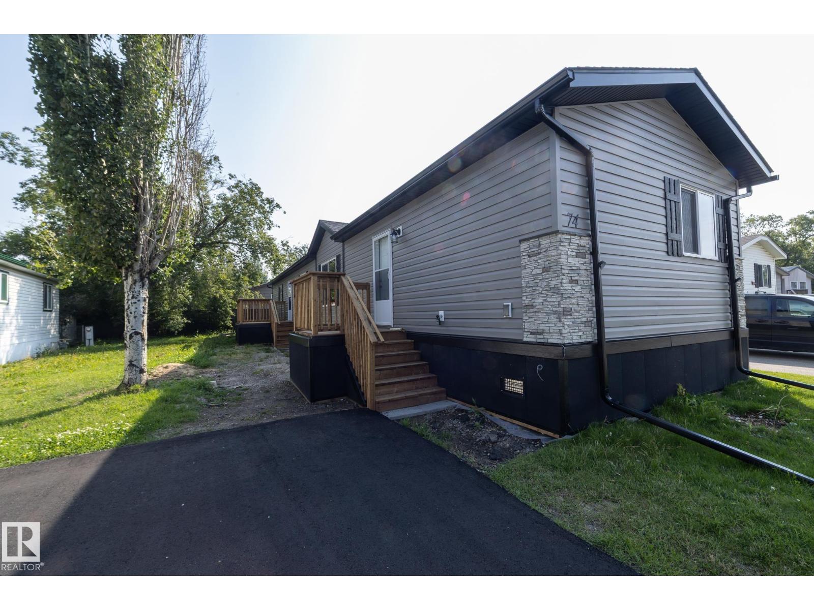 74 Willow Park ES, Leduc