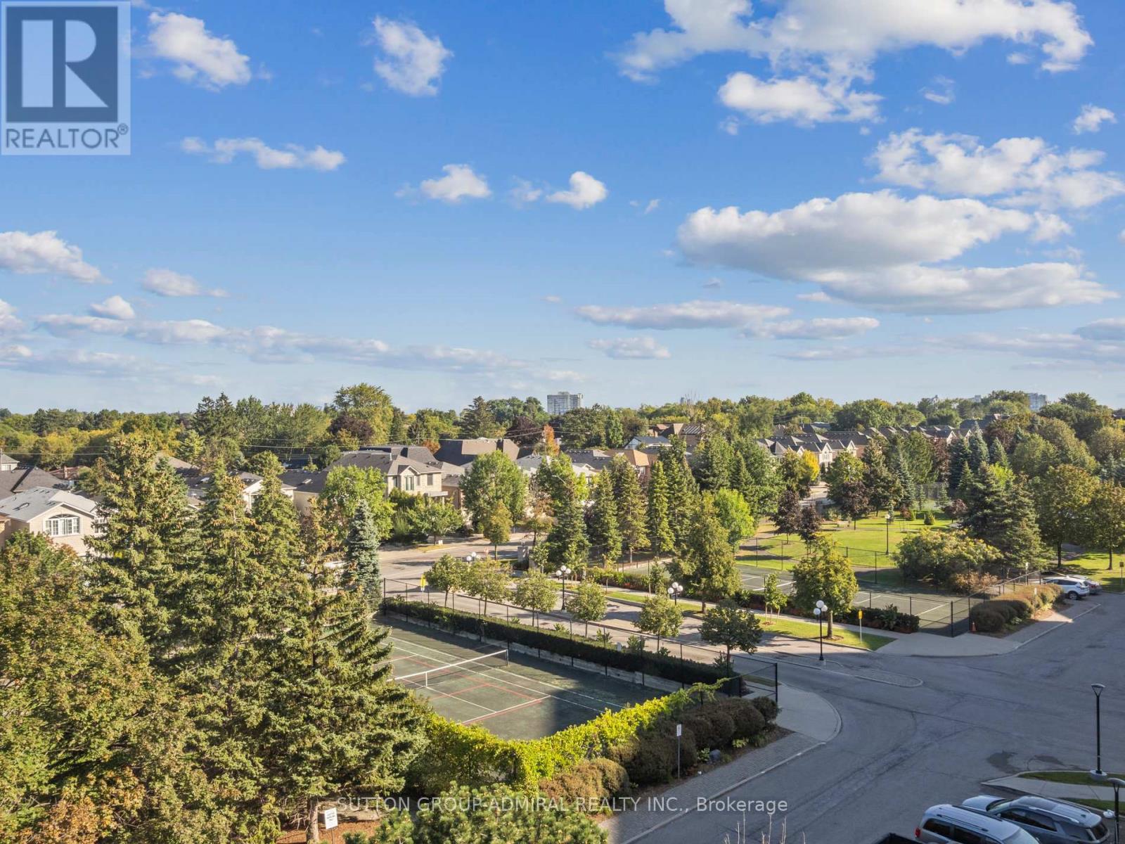 Photo 26 of 604 7 Townsgate Drive, Vaughan ON