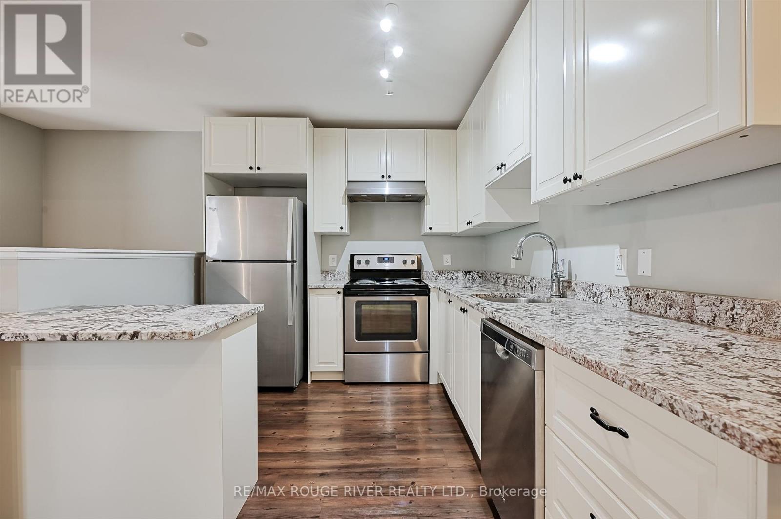 Photo 10 of 498 Annette Street, Toronto ON