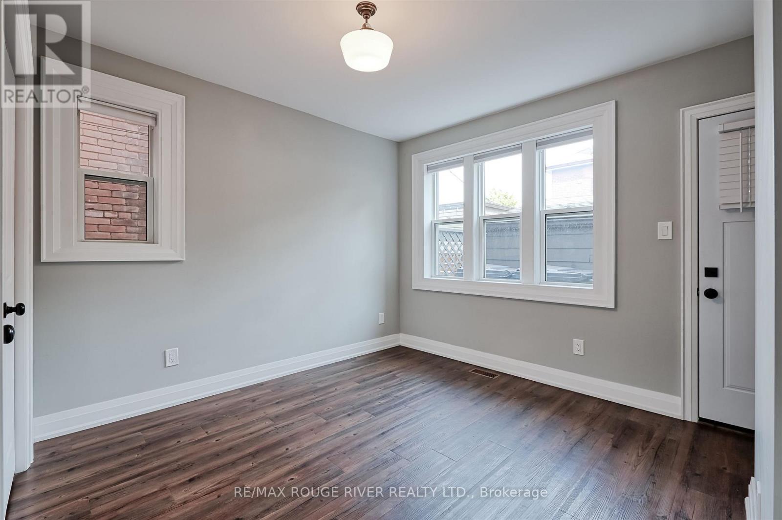 Photo 12 of 498 Annette Street, Toronto ON