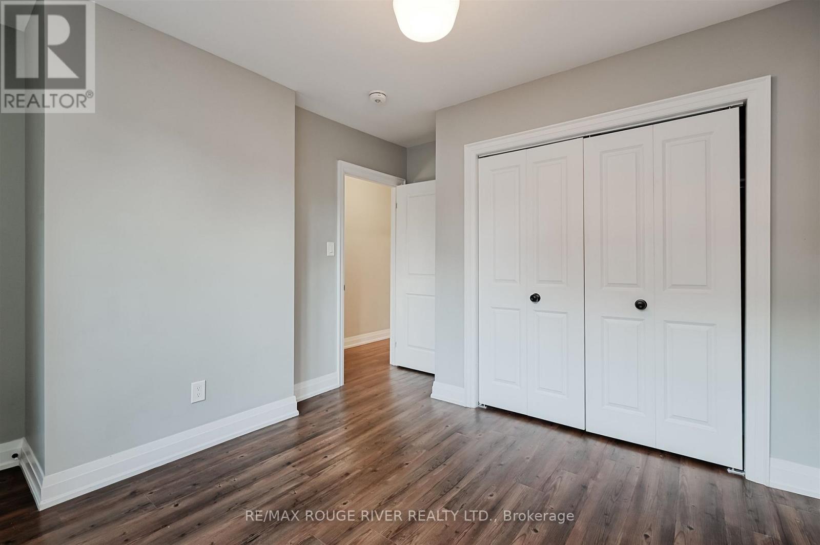 Photo 13 of 498 Annette Street, Toronto ON