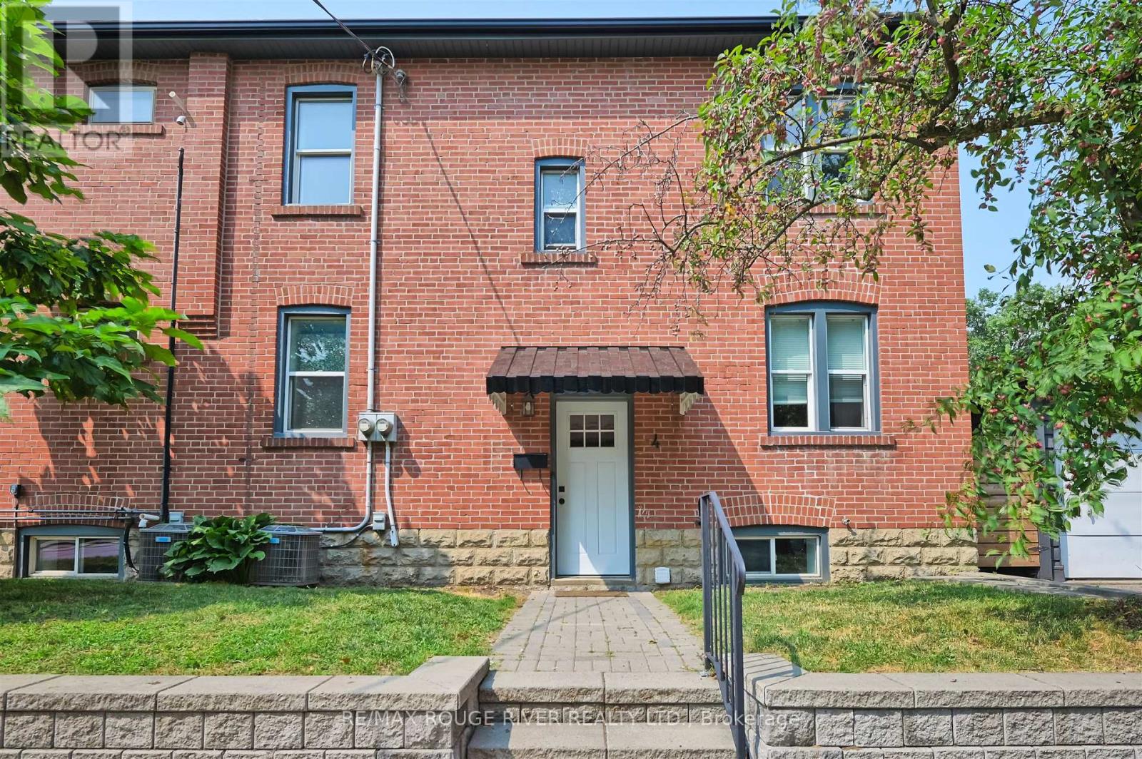 Photo 18 of 498 Annette Street, Toronto ON