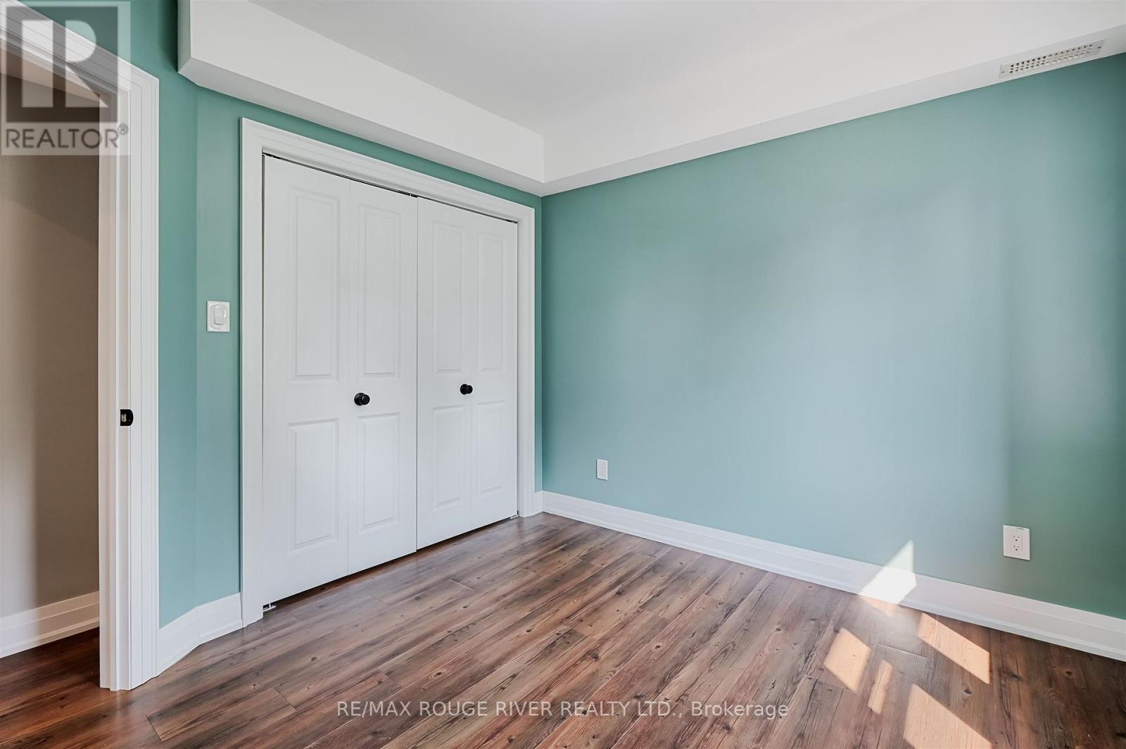 Photo 25 of 498 Annette Street, Toronto ON