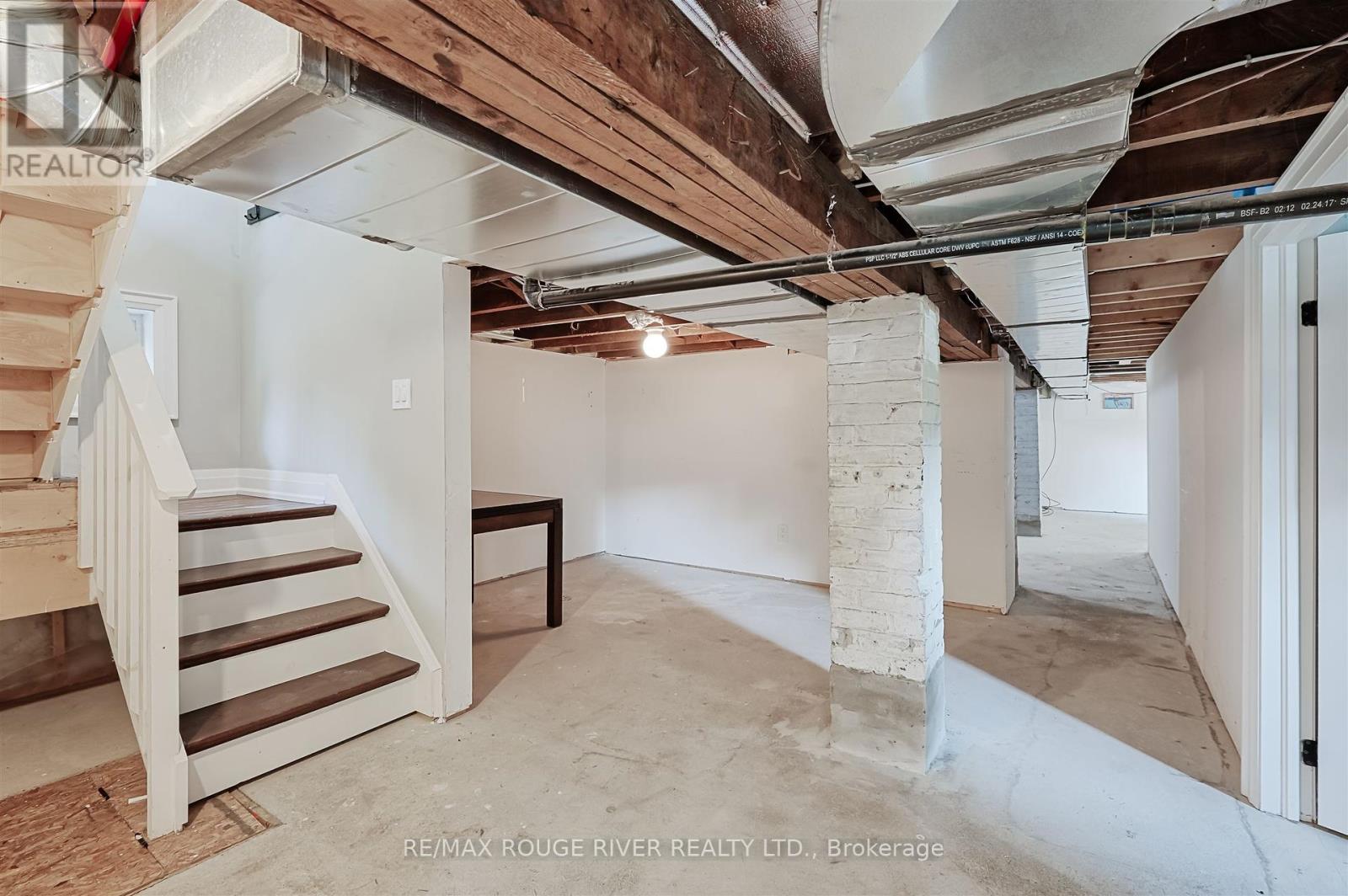 Photo 31 of 498 Annette Street, Toronto ON