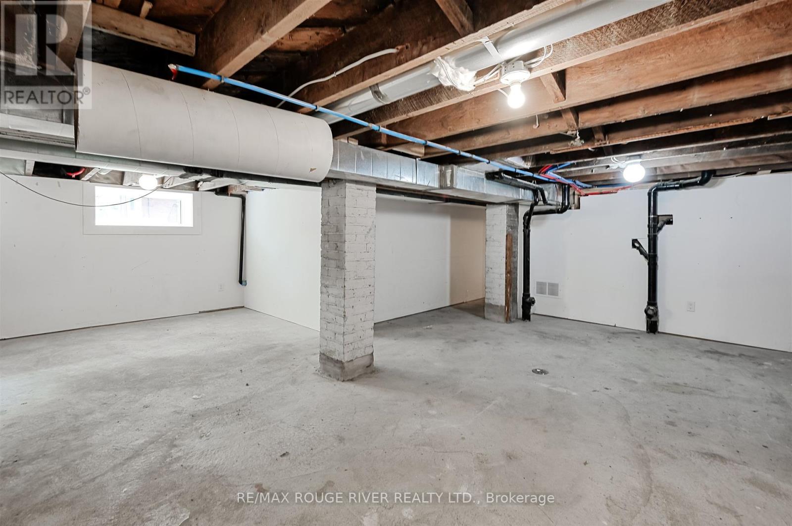 Photo 32 of 498 Annette Street, Toronto ON