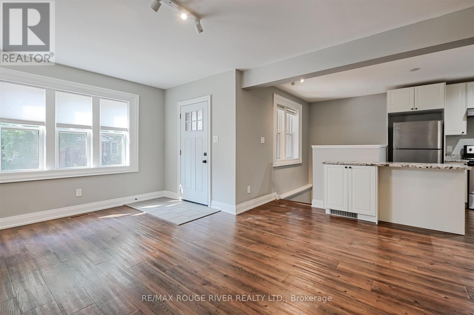 Photo 6 of 498 Annette Street, Toronto ON