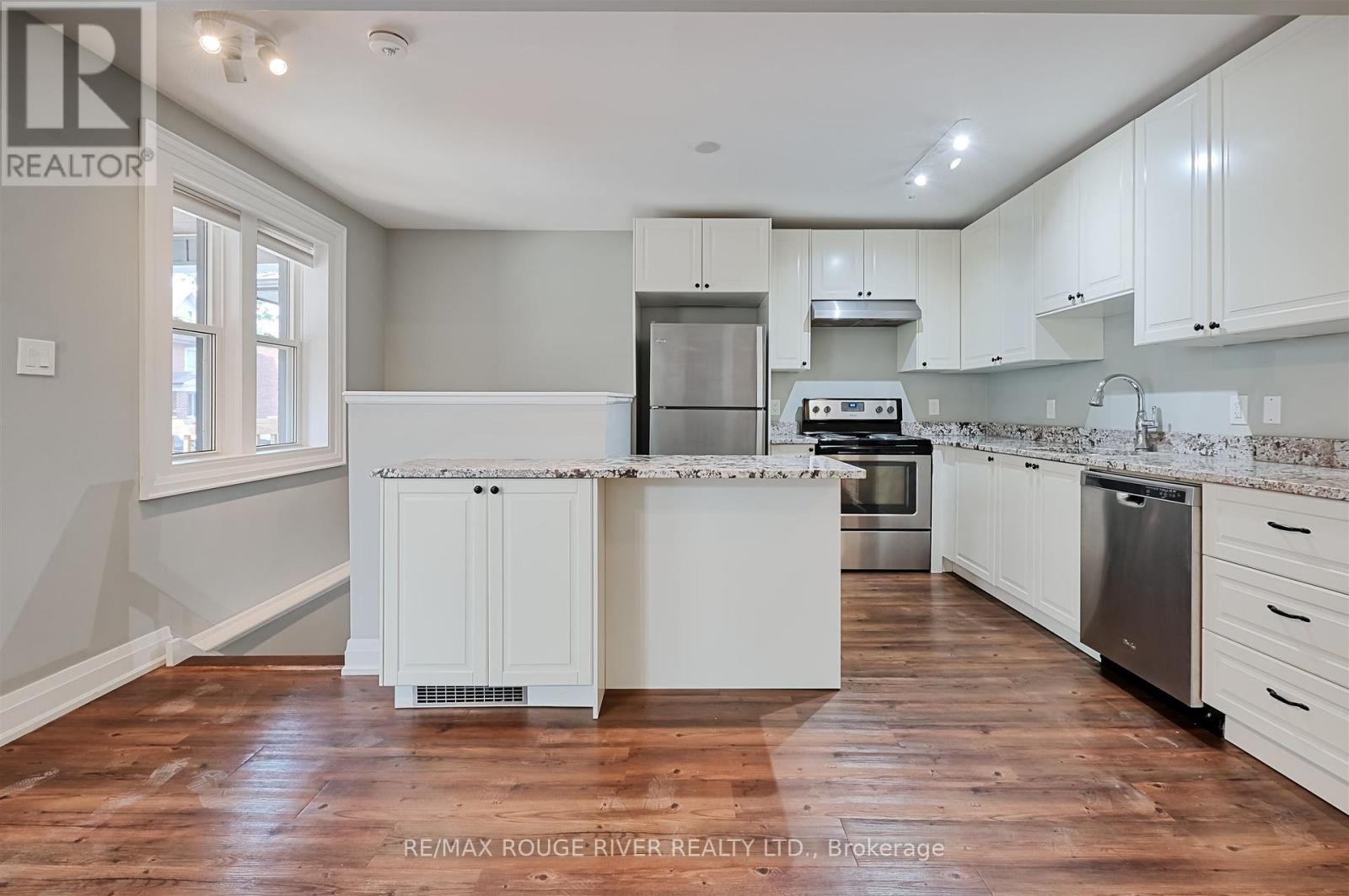 Photo 8 of 498 Annette Street, Toronto ON