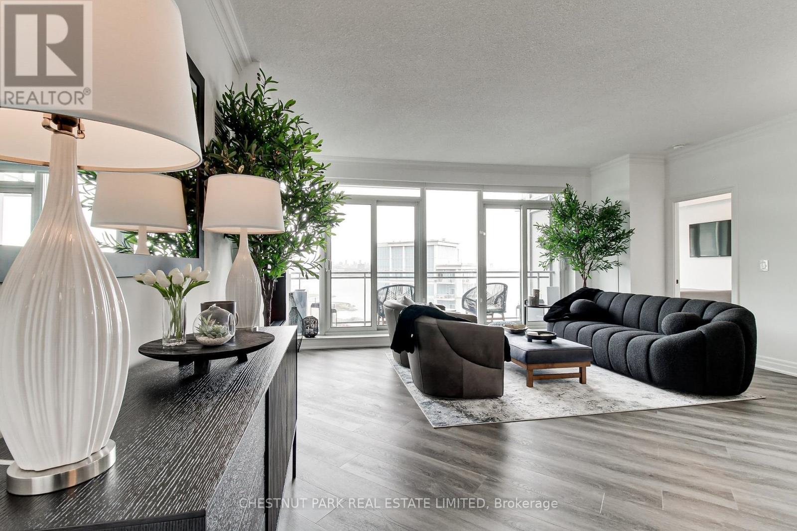 Photo 13 of 1805 2121 Lake Shore Boulevard W, Toronto ON