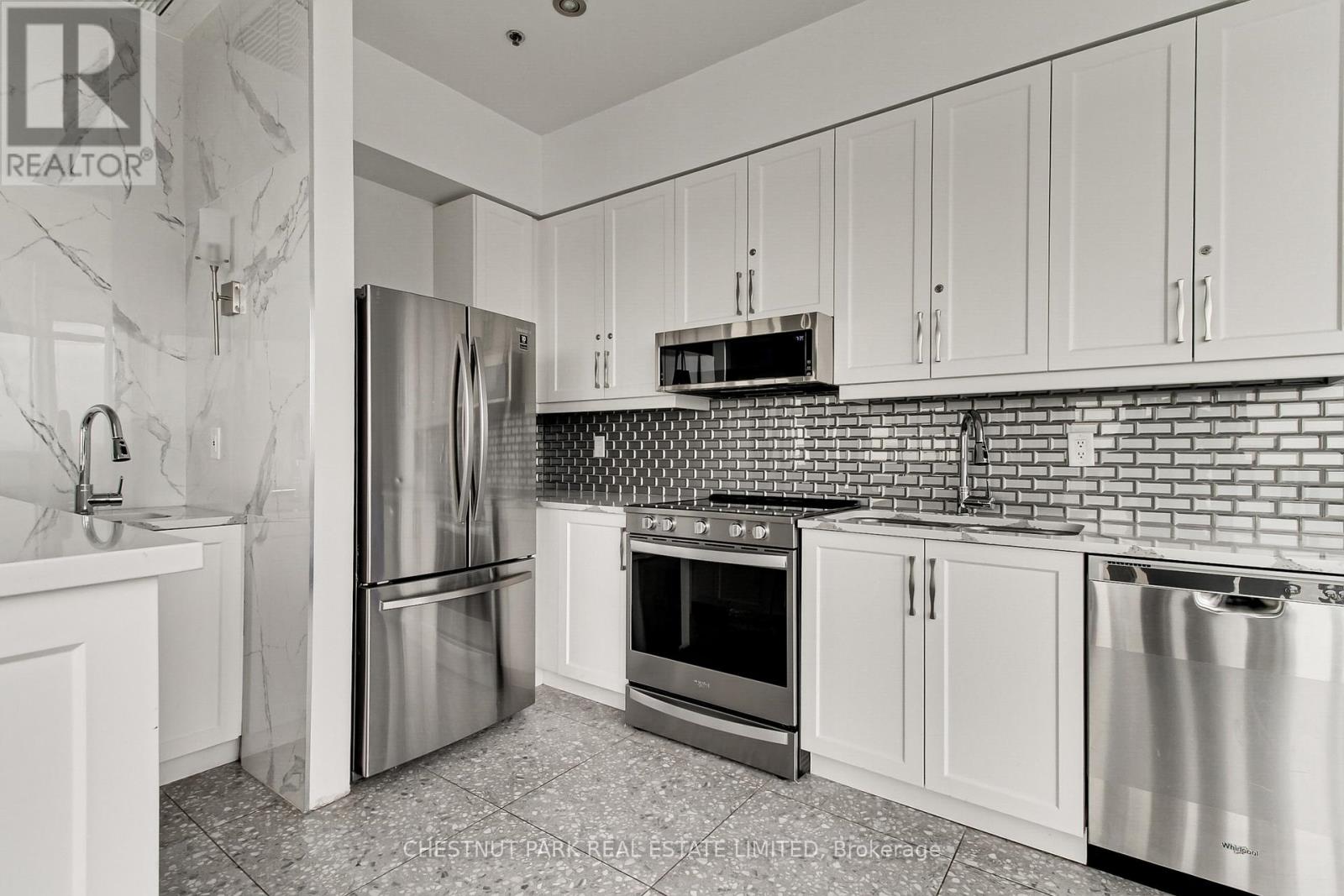 Photo 33 of 1805 2121 Lake Shore Boulevard W, Toronto ON