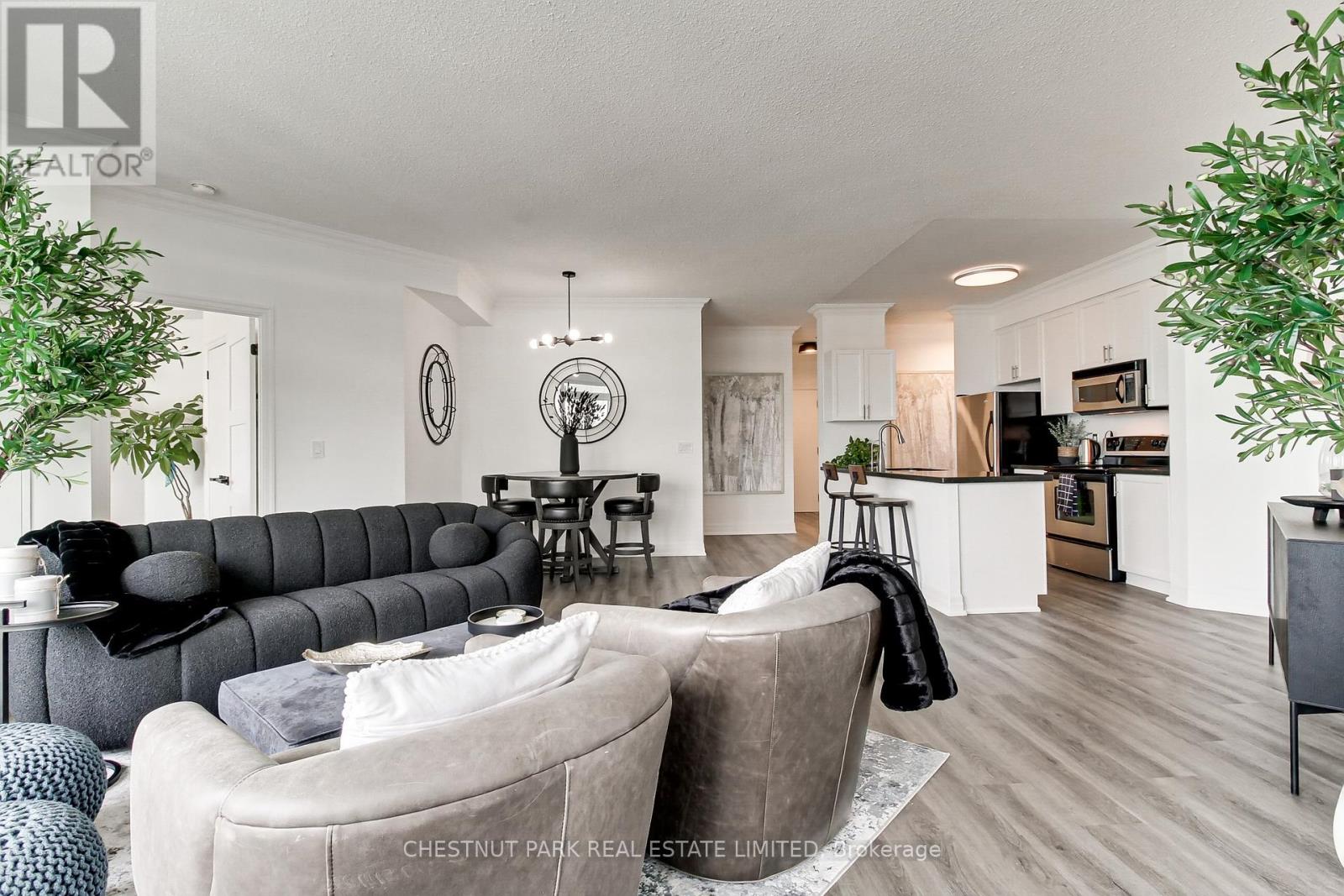 Photo 9 of 1805 2121 Lake Shore Boulevard W, Toronto ON