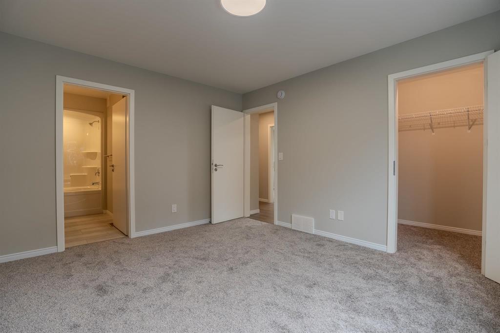 Photo 16 of 61 Parkhill Crescent, Steinbach MB