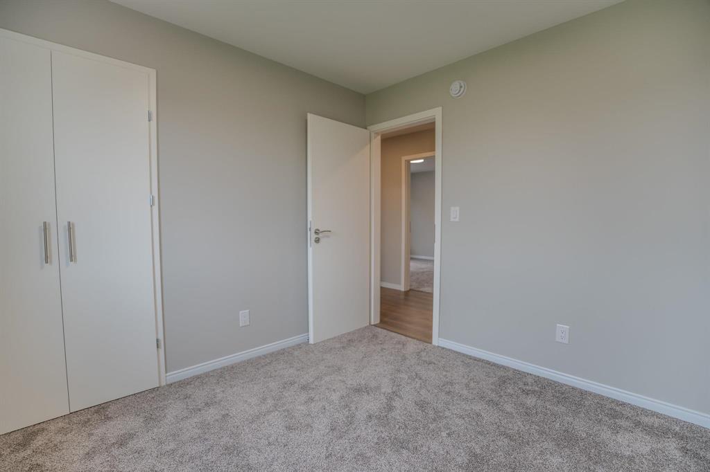 Photo 23 of 61 Parkhill Crescent, Steinbach MB